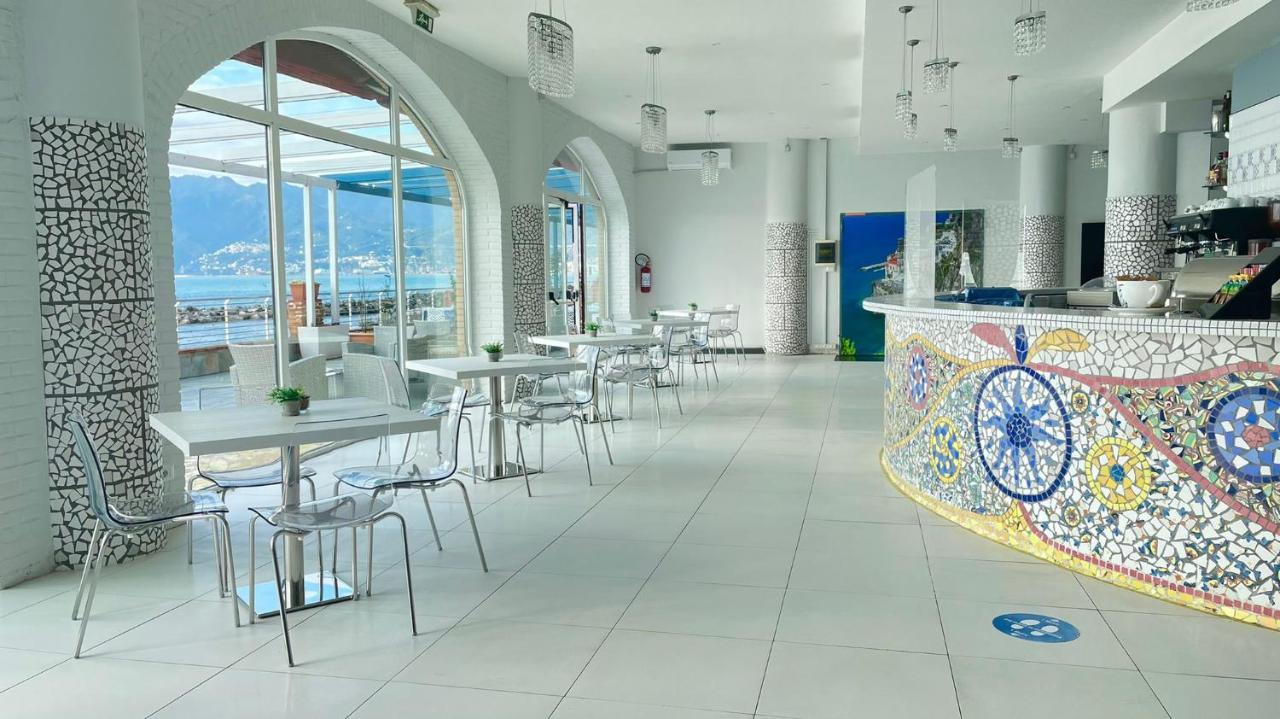 Hotel Centro Congressi Polo Nautico Σαλέρνο Εξωτερικό φωτογραφία