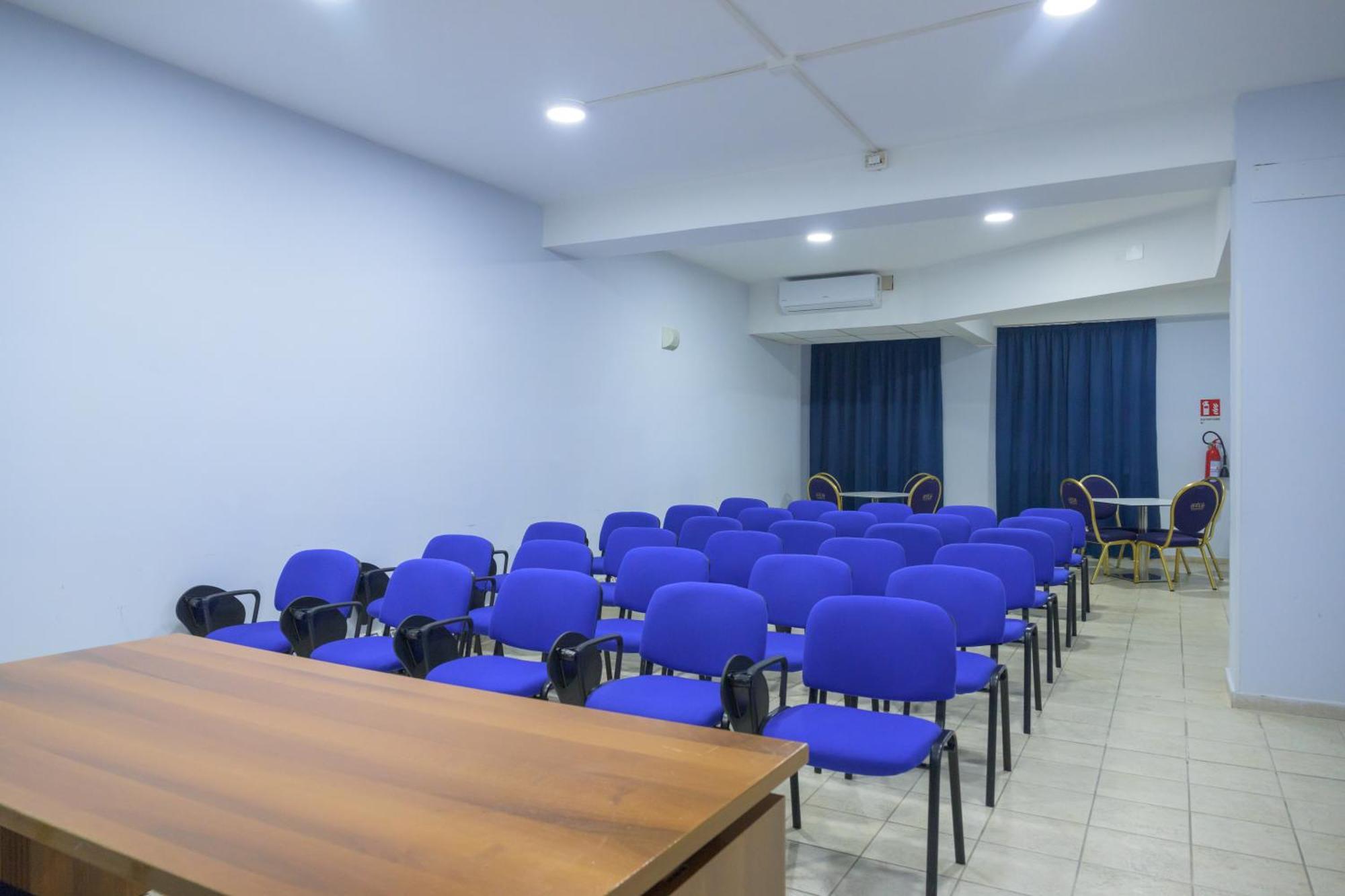 Hotel Centro Congressi Polo Nautico Σαλέρνο Εξωτερικό φωτογραφία