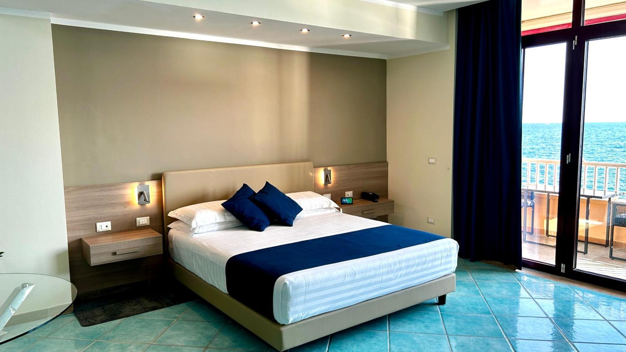 Hotel Centro Congressi Polo Nautico Σαλέρνο Εξωτερικό φωτογραφία