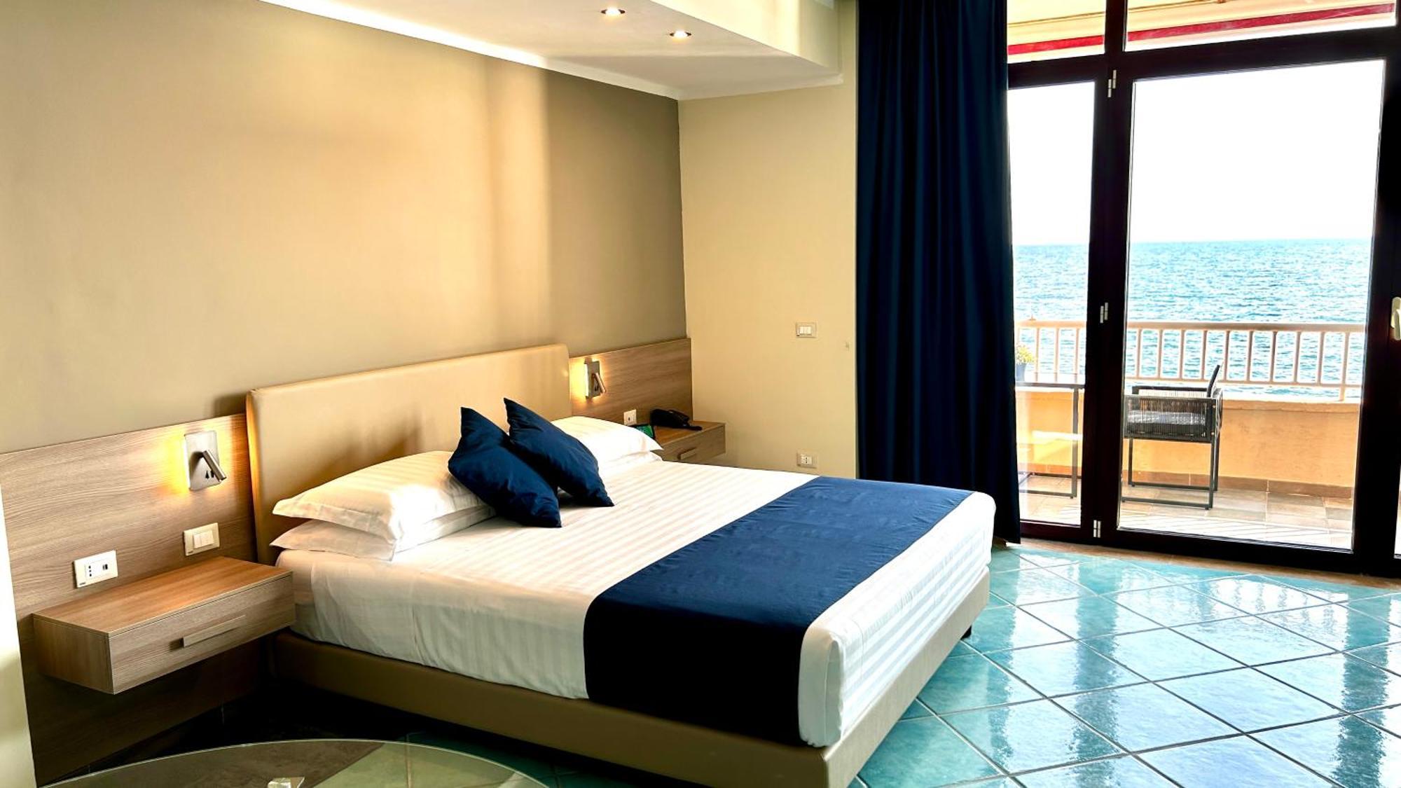 Hotel Centro Congressi Polo Nautico Σαλέρνο Εξωτερικό φωτογραφία