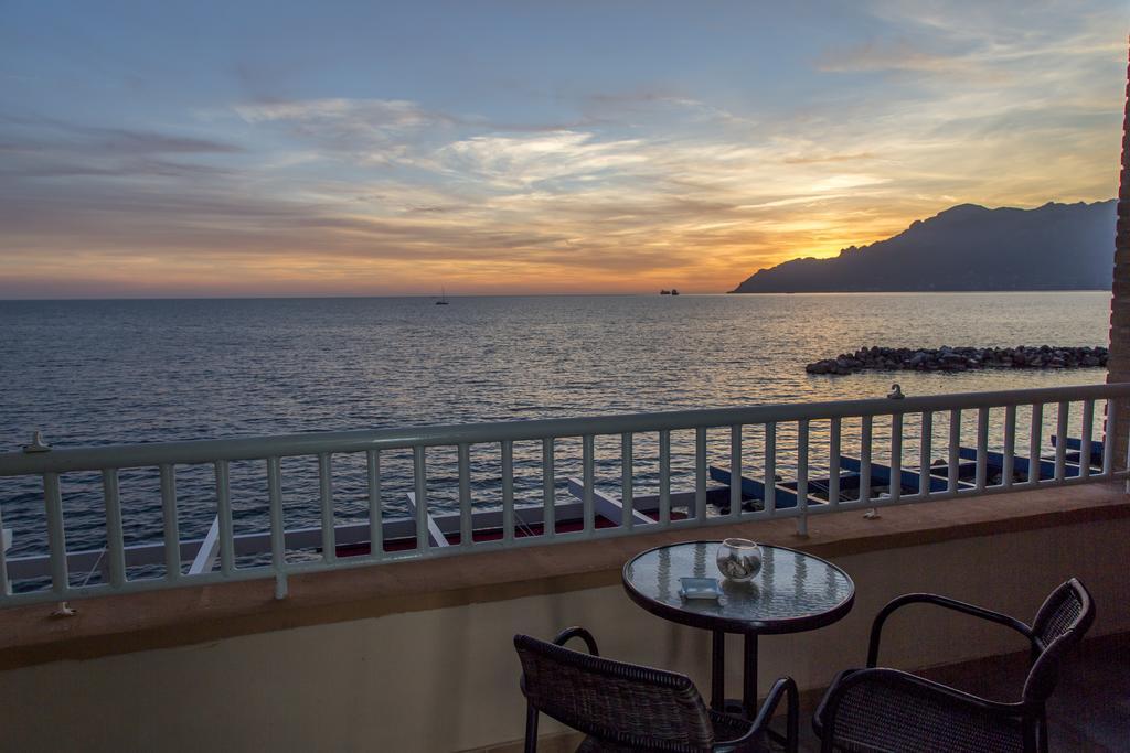 Hotel Centro Congressi Polo Nautico Σαλέρνο Εξωτερικό φωτογραφία